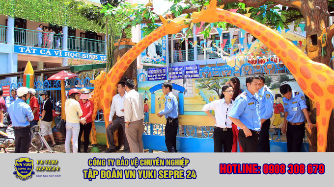 Công ty bảo vệ trường học